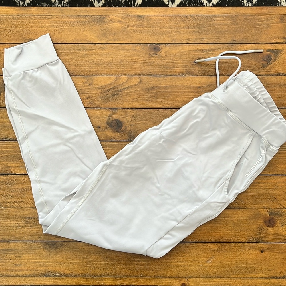 Alphalete Light Gray Jogger - Women’s Medium